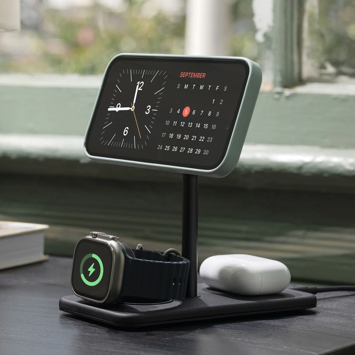 Twelve South HiRise 3 Deluxe MagSafe alternate view